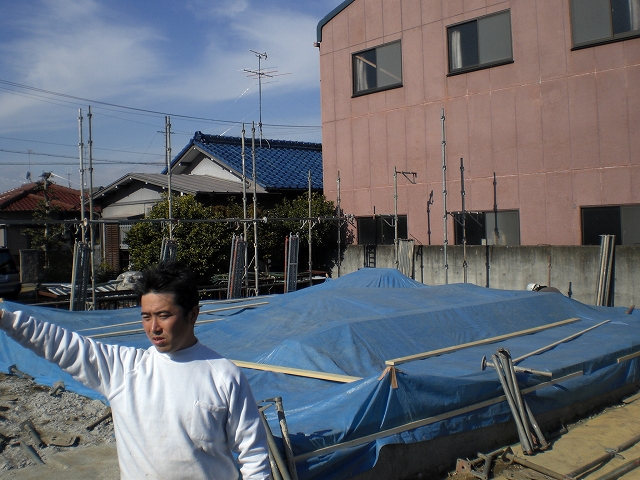 足場工事にＫさまの弟登場。自然素材を使った注文住宅！木の家