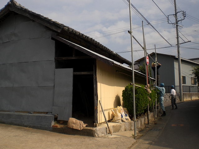 愛知県岡崎市　無垢材/自然素材の材料を使った古民家再生現場　農業倉庫解体