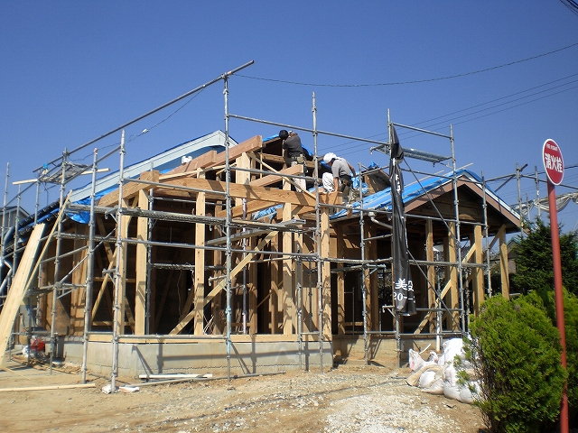 愛知県岡崎市　無垢材/自然素材の材料を使った古民家再生現場　建て方2